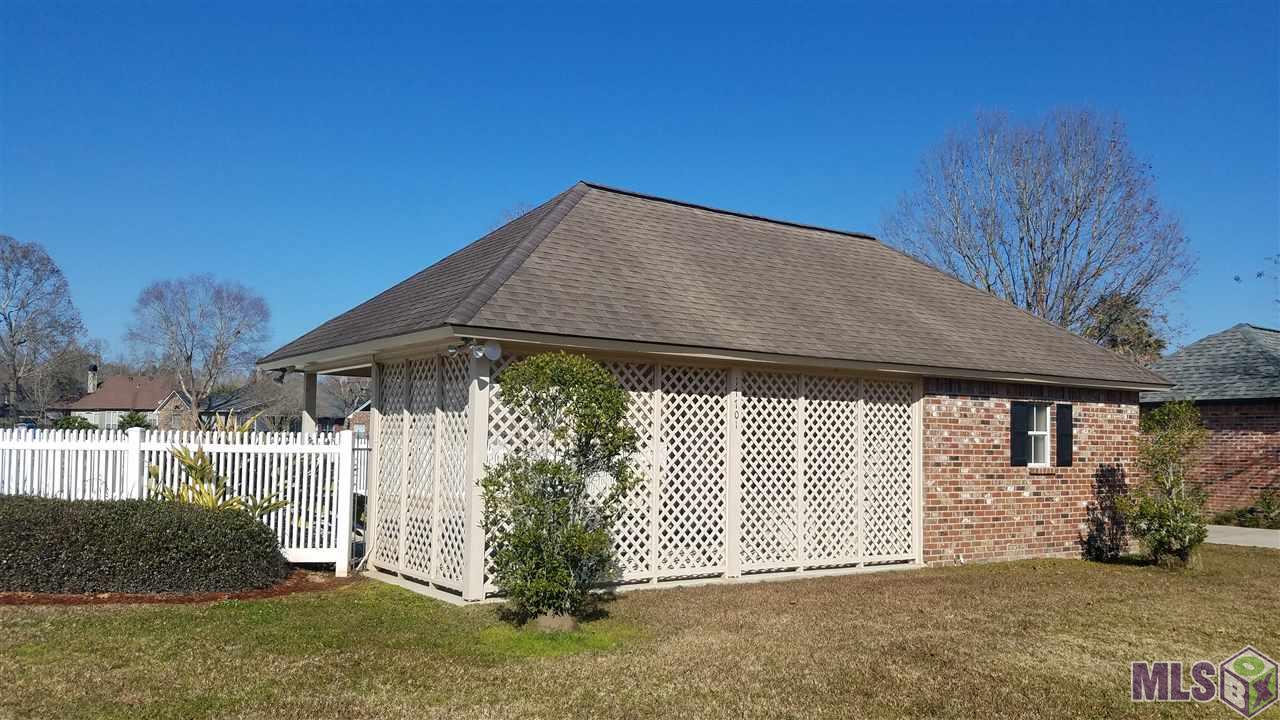 18050 Jefferson Ridge Drive Baton Rouge, LA 70817 - Photo 28 of 29 Neighborhood Clubhouse