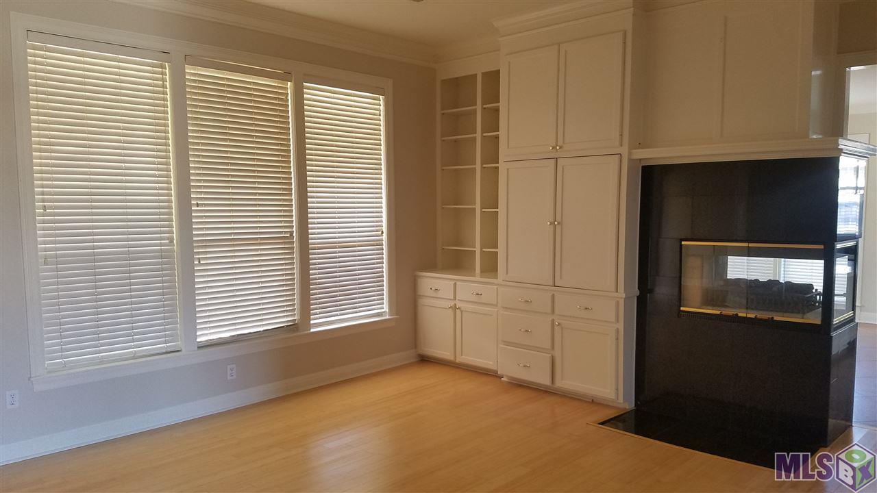18050 Jefferson Ridge Drive Baton Rouge, LA 70817 - Photo 4 of 29 Living Room with 3 sided fireplace