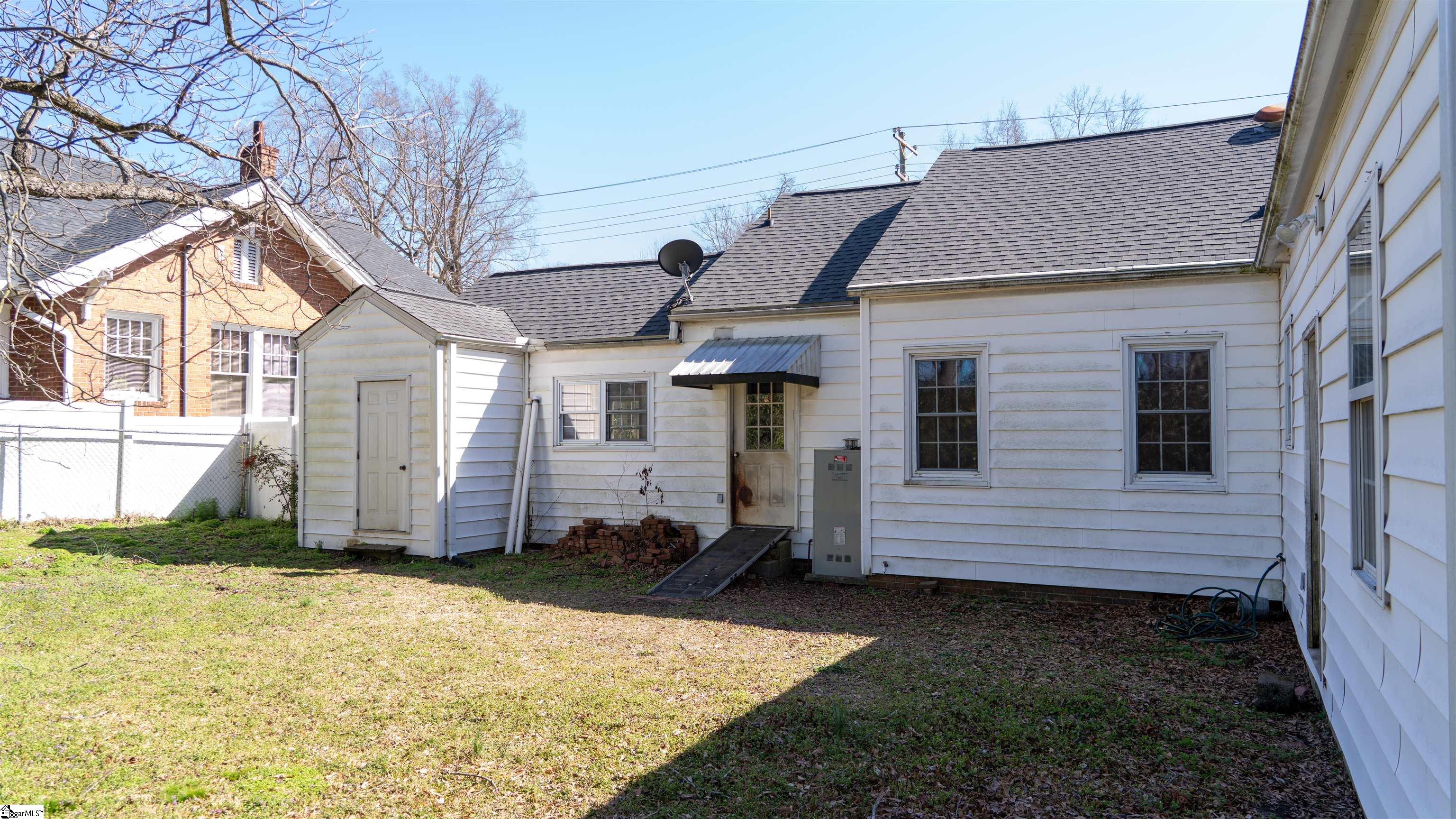 112 West Centennial Street Clinton, SC 29325 - Photo 24 of 27