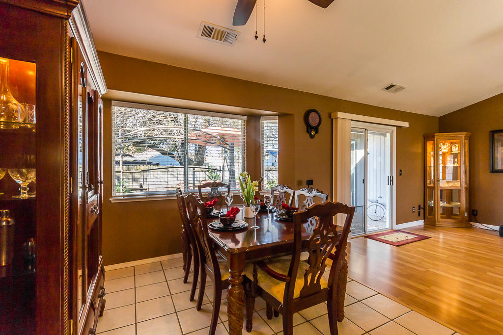 7010 Pit Road Redding, CA 96001 - Photo 8 of 29 17 dining
