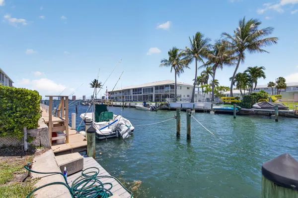 $329,000 | 110 Wettaw Lane, Unit 202, North Palm Beach, FL 33408