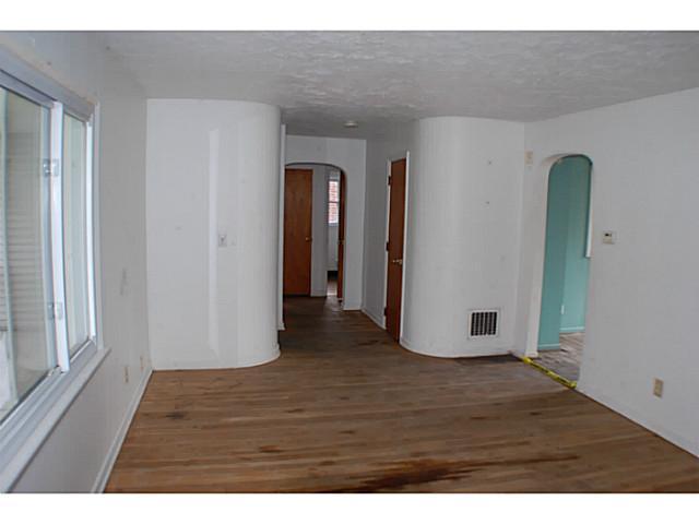 427 Demorest Road Columbus, OH 43204 - Photo 4 of 10 Gallery Image 4