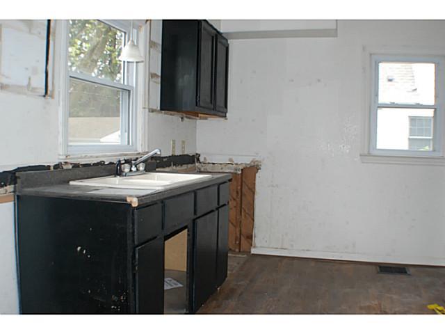 427 Demorest Road Columbus, OH 43204 - Photo 6 of 10 Gallery Image 6