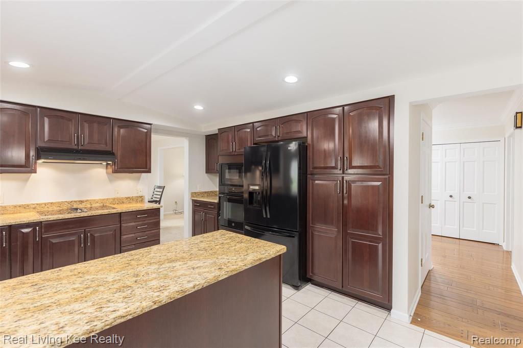 1775 Jason Circle Rochester Hills, MI 48306 - Photo 13 of 44