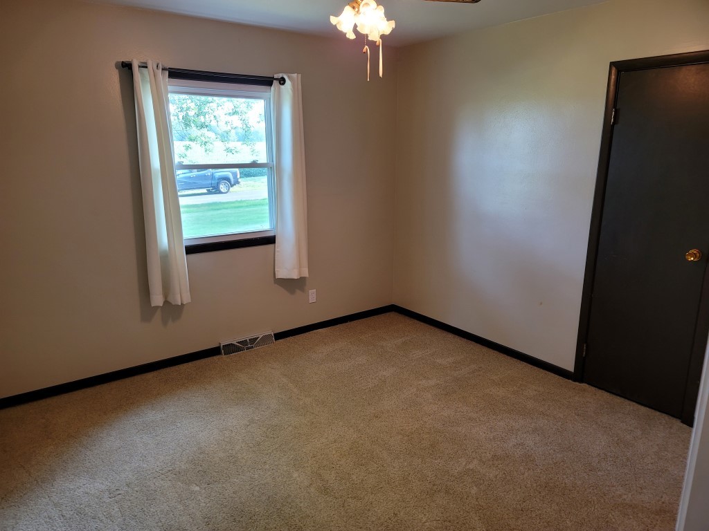27039 Capp Road Sterling, IL 61081 - Photo 8 of 21