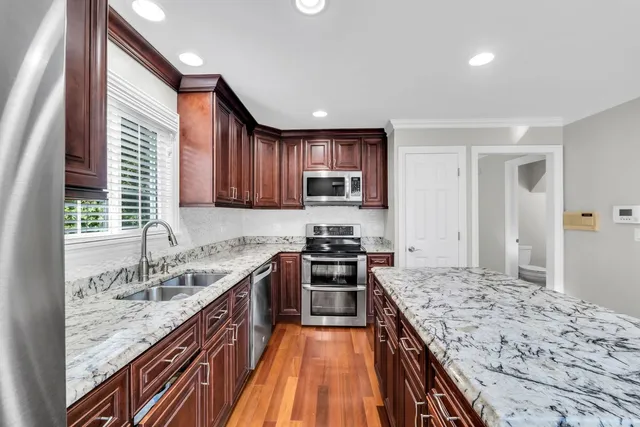 $3,000 | 18599 West Sterling Court, Grayslake, IL 60030