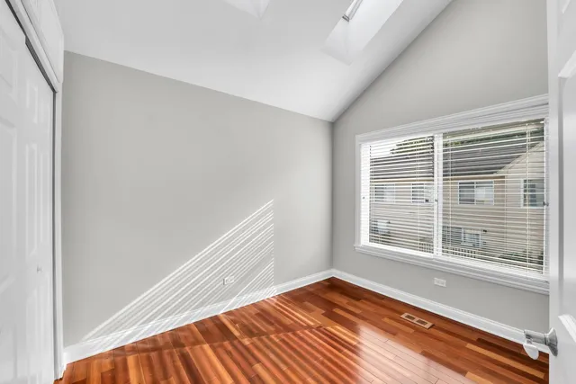 $3,000 | 18599 West Sterling Court, Grayslake, IL 60030