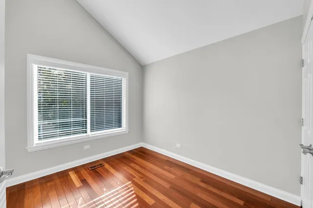 $3,000 | 18599 West Sterling Court, Grayslake, IL 60030