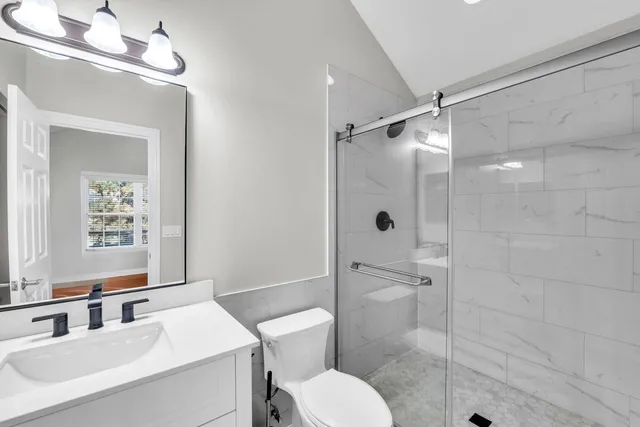 $3,000 | 18599 West Sterling Court, Grayslake, IL 60030