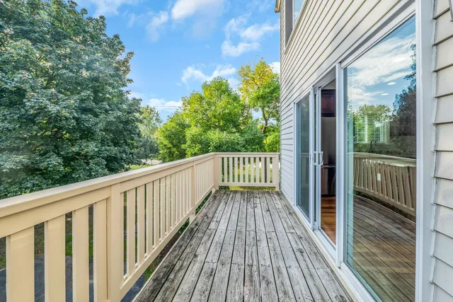 $3,000 | 18599 West Sterling Court, Grayslake, IL 60030