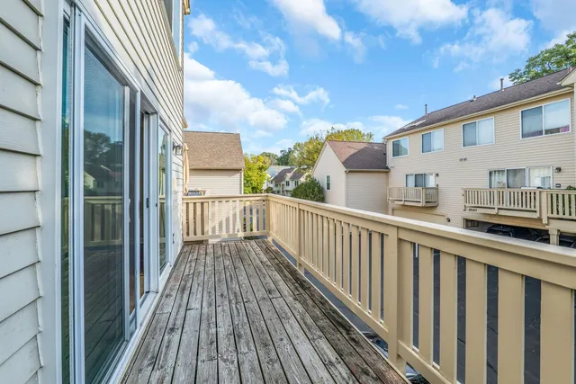 $3,000 | 18599 West Sterling Court, Grayslake, IL 60030