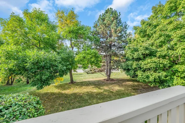 $3,000 | 18599 West Sterling Court, Grayslake, IL 60030