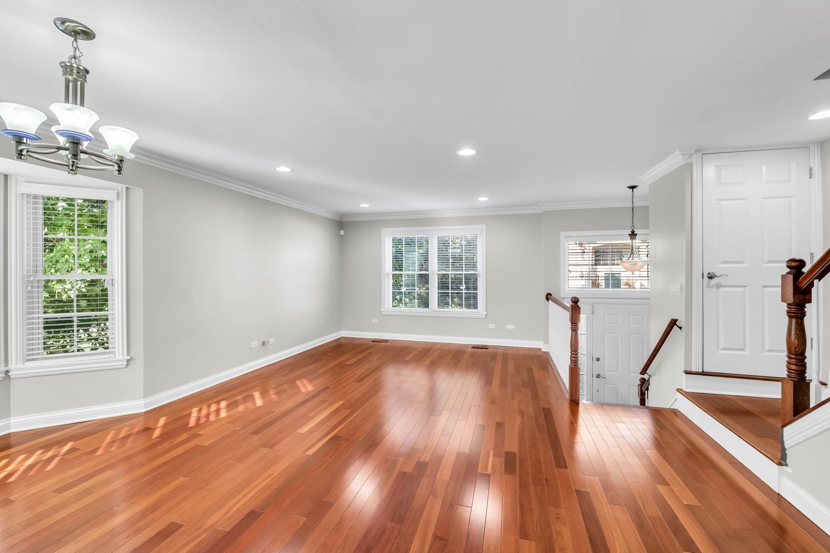 18599 West Sterling Court Grayslake, IL 60030 - Photo 5 of 32