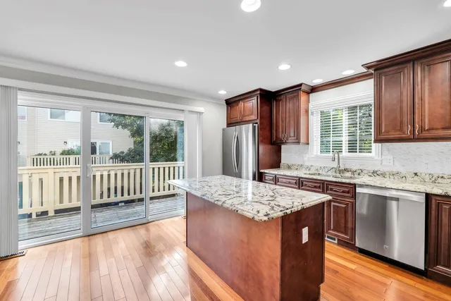 $3,000 | 18599 West Sterling Court, Grayslake, IL 60030