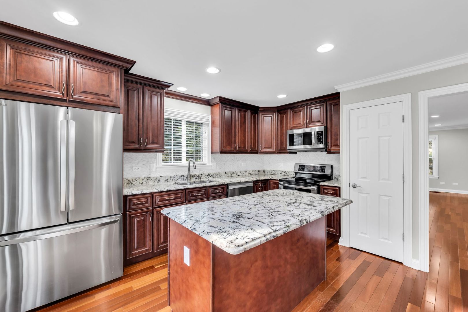 18599 West Sterling Court Grayslake, IL 60030 - Photo 10 of 32