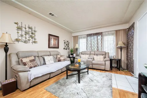 $1,200,000 | 5415 Pickford Street, Los Angeles, CA 90019