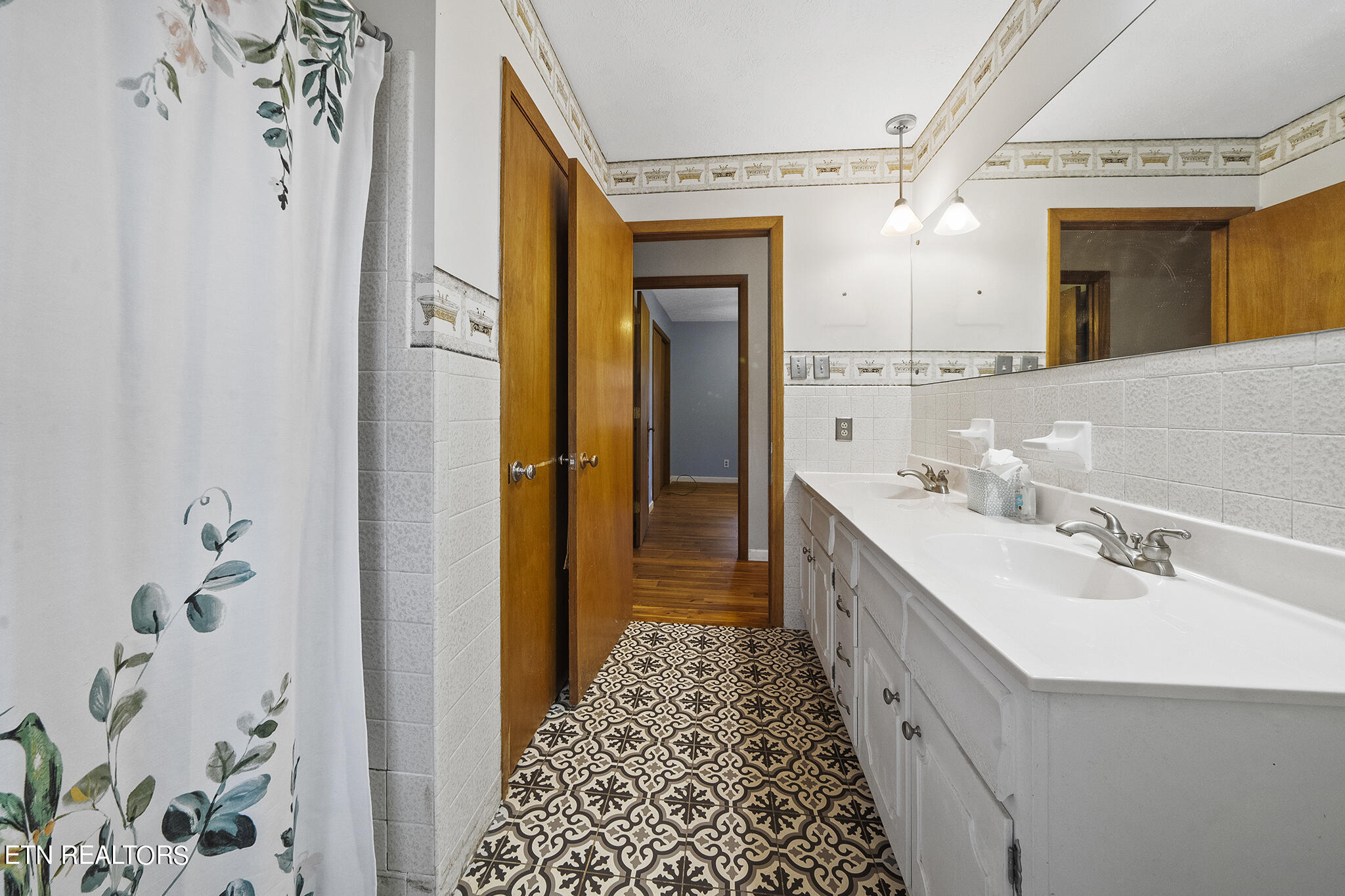 9828 Smoky Row Road Strawberry Plains, TN 37871 - Photo 17 of 43 bathroom 1