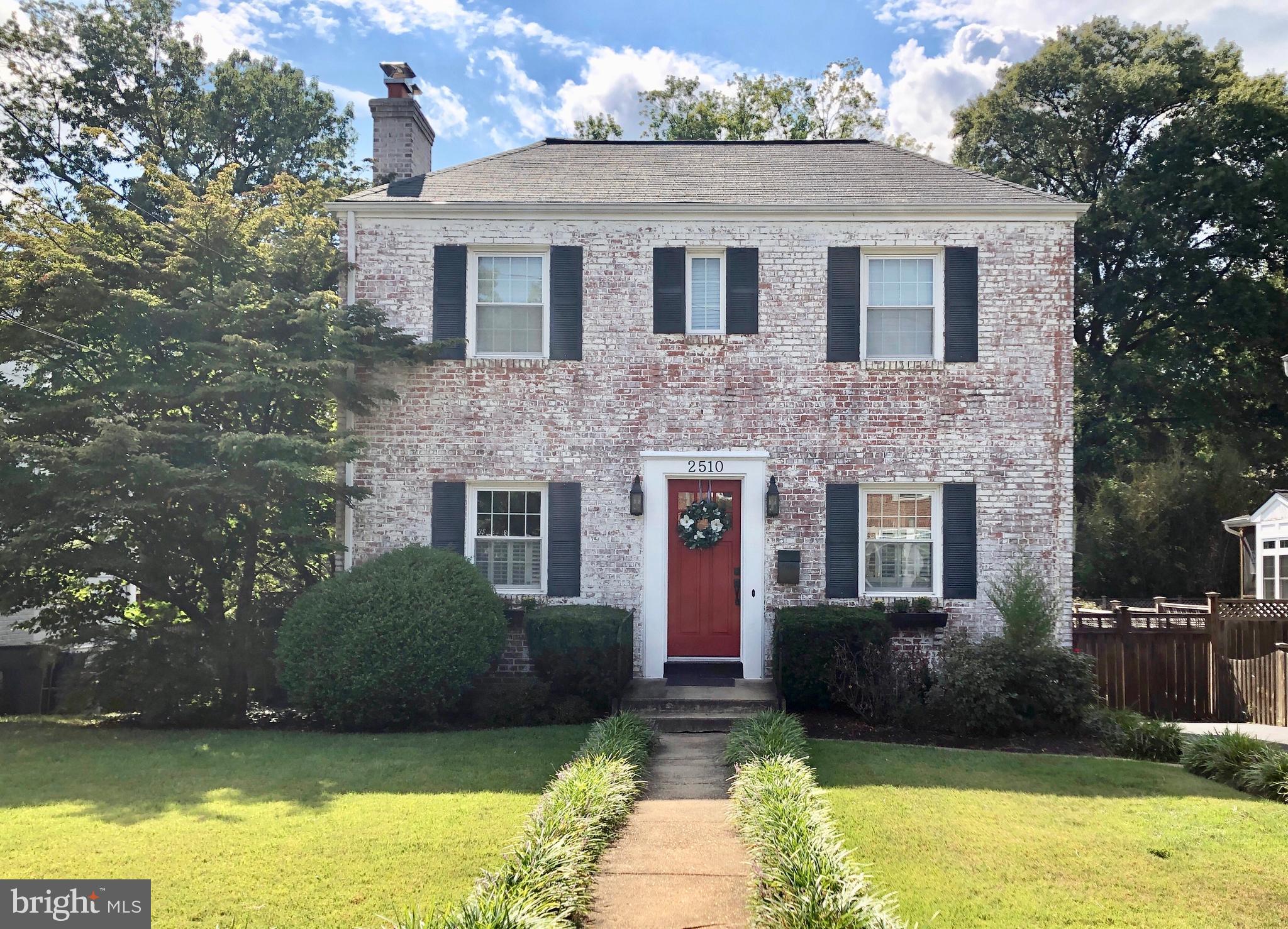 Fantastic Curb appeal, professional landscaping