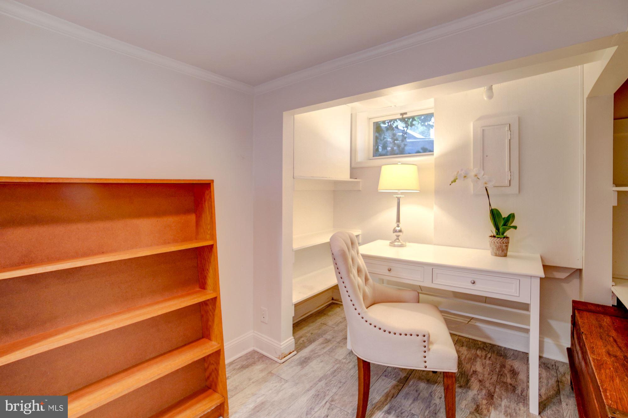 2510 Cameron Mills Road Alexandria, VA 22302 - Photo 23 of 32 Office area with built-in bookshelf