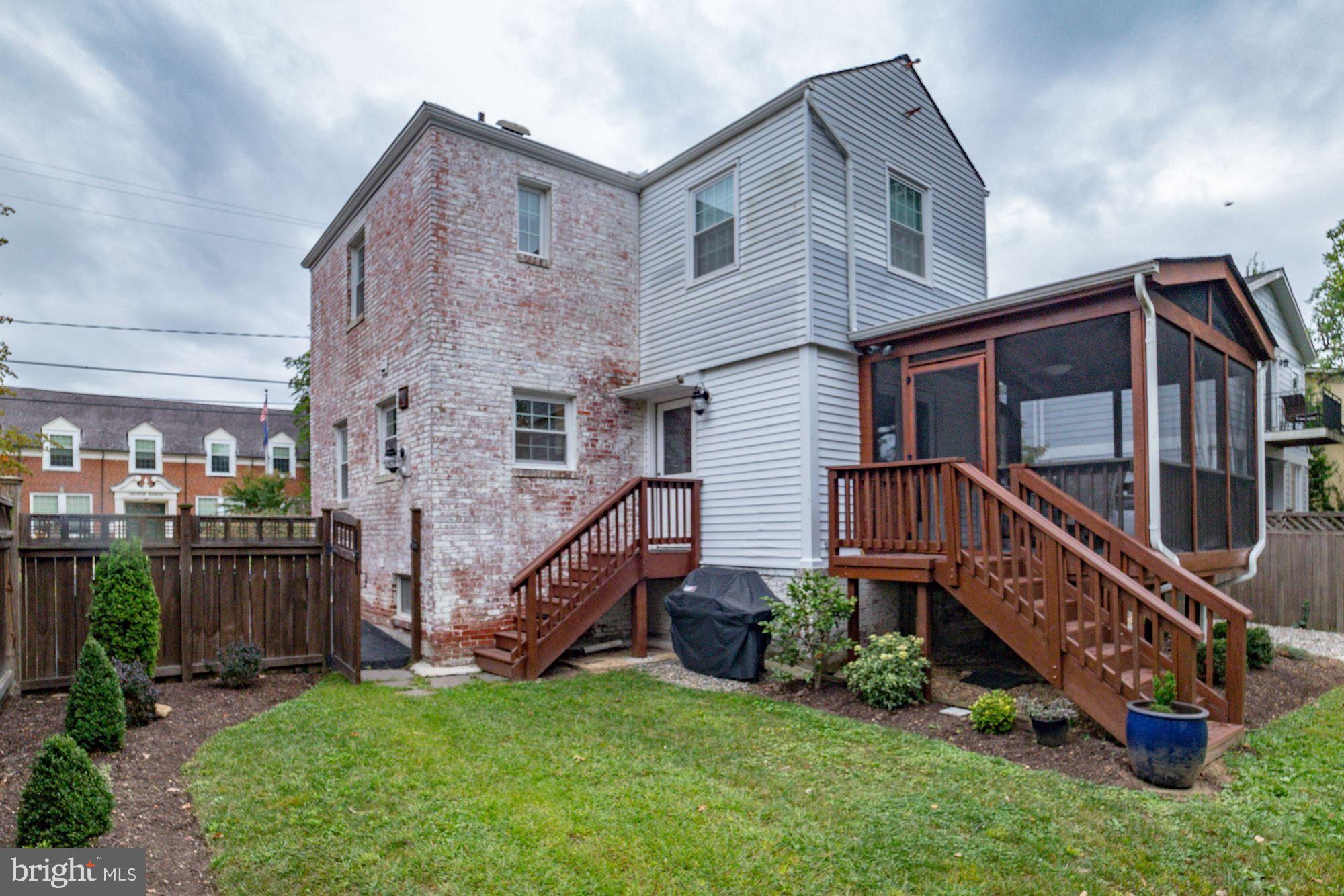 2510 Cameron Mills Road Alexandria, VA 22302 - Photo 31 of 32 Invite family & friends, lots of room to entertain