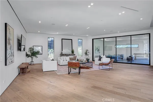 $46,000 | 19333 Rosita Street, Tarzana, CA 91356