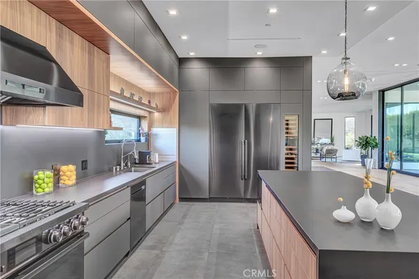 $46,000 | 19333 Rosita Street, Tarzana, CA 91356