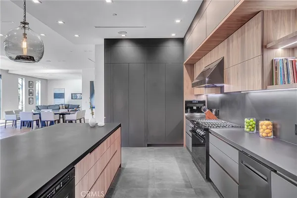 $46,000 | 19333 Rosita Street, Tarzana, CA 91356