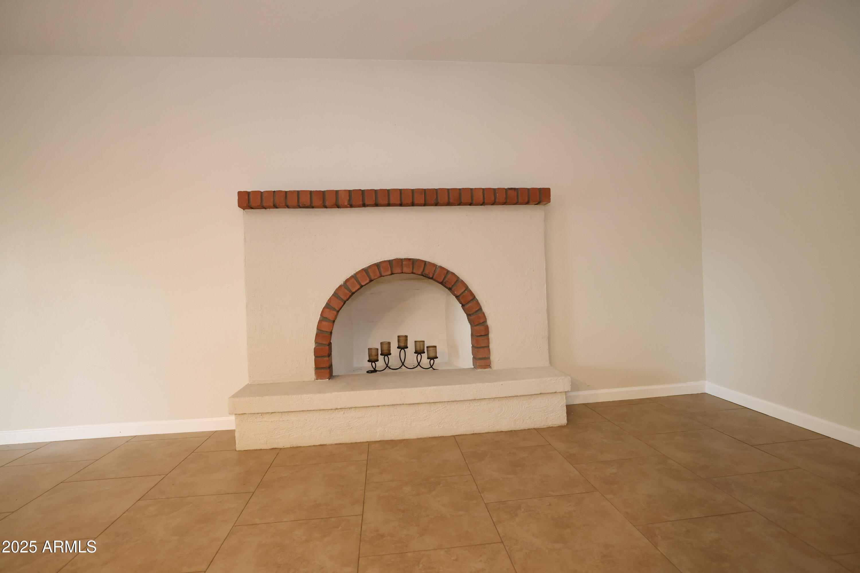 4841 West Mercer Lane Glendale, AZ 85304 - Photo 5 of 15 a view of entryway with tap