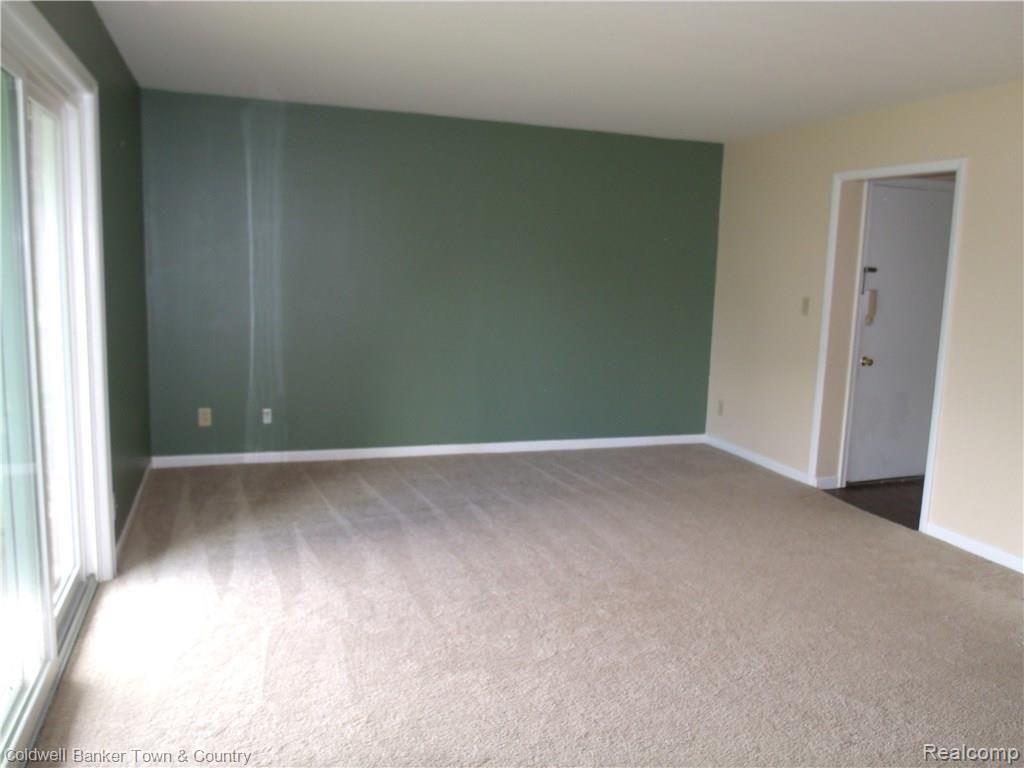 409 West Highland Road, Unit B Howell, MI 48843 - Photo 2 of 11