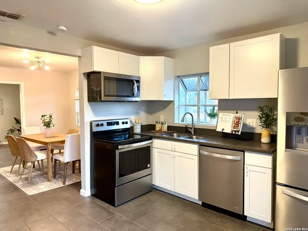 $1,795 | 102 Antrim Drive, San Antonio, TX 78218
