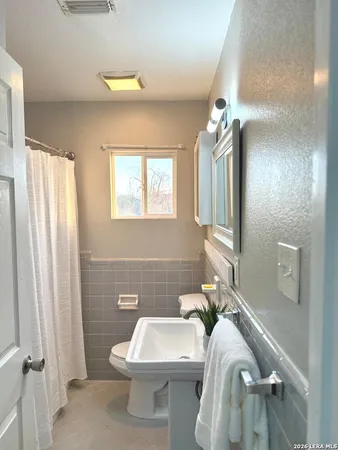 $1,795 | 102 Antrim Drive, San Antonio, TX 78218