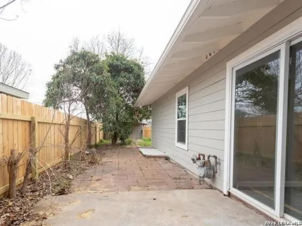 $1,795 | 102 Antrim Drive, San Antonio, TX 78218