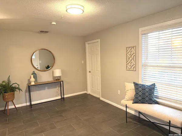 $1,795 | 102 Antrim Drive, San Antonio, TX 78218