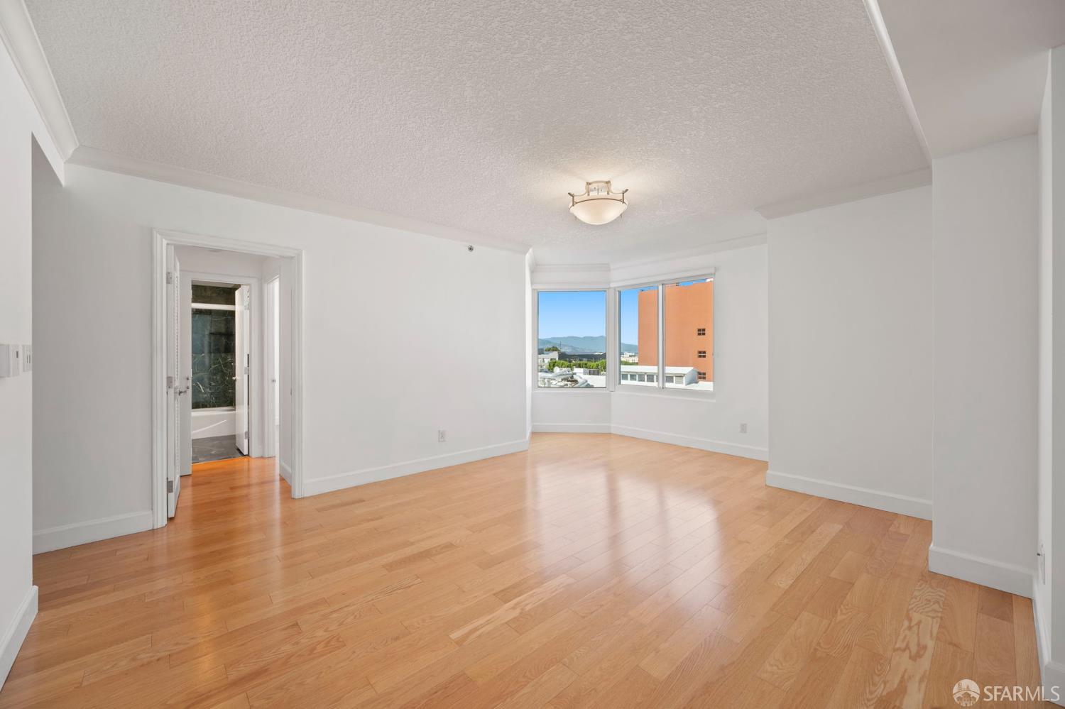 111 Chestnut Street, Unit 611 San Francisco, CA 94111 - Photo 2 of 10