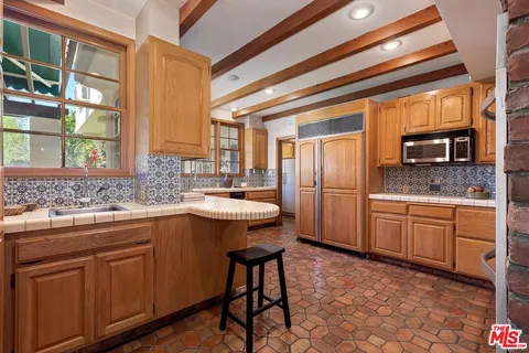 $3,750,000 | 101 South Fuller Avenue, Los Angeles, CA 90036