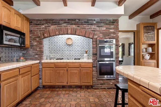 $3,950,000 | 101 South Fuller Avenue, Los Angeles, CA 90036