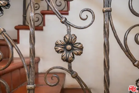 $3,750,000 | 101 South Fuller Avenue, Los Angeles, CA 90036