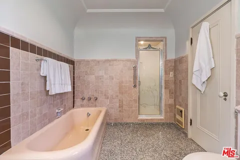 $3,750,000 | 101 South Fuller Avenue, Los Angeles, CA 90036