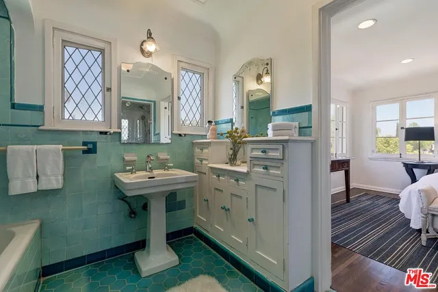 $3,950,000 | 101 South Fuller Avenue, Los Angeles, CA 90036