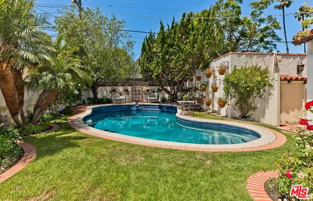 $3,950,000 | 101 South Fuller Avenue, Los Angeles, CA 90036