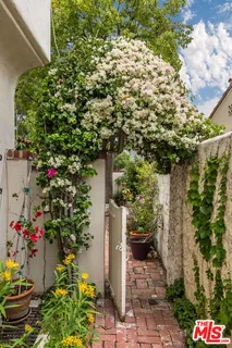 $3,750,000 | 101 South Fuller Avenue, Los Angeles, CA 90036