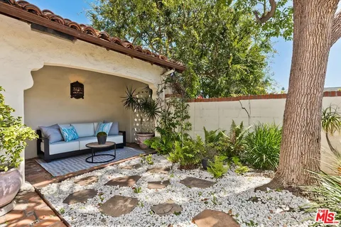 $3,750,000 | 101 South Fuller Avenue, Los Angeles, CA 90036