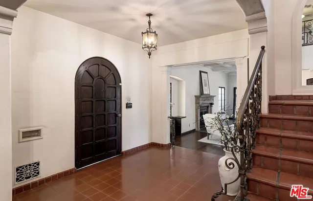 $3,950,000 | 101 South Fuller Avenue, Los Angeles, CA 90036