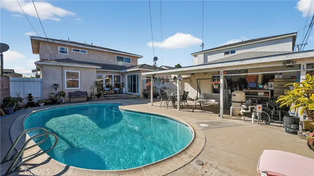 $955,000 | 2803 Frankel Street, Lakewood, CA 90712