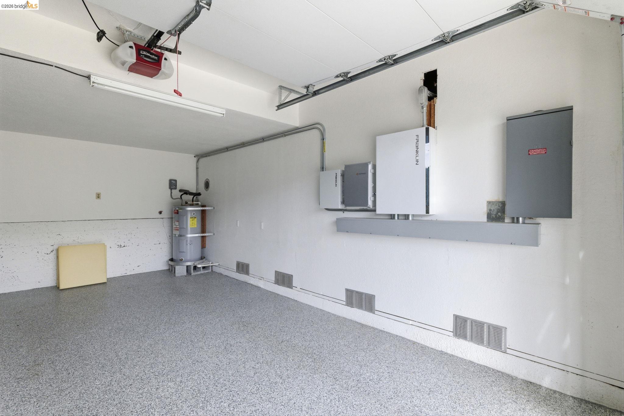 21955 Fallview Drive Sonora, CA 95370 - Photo 23 of 32 a view of an empty room