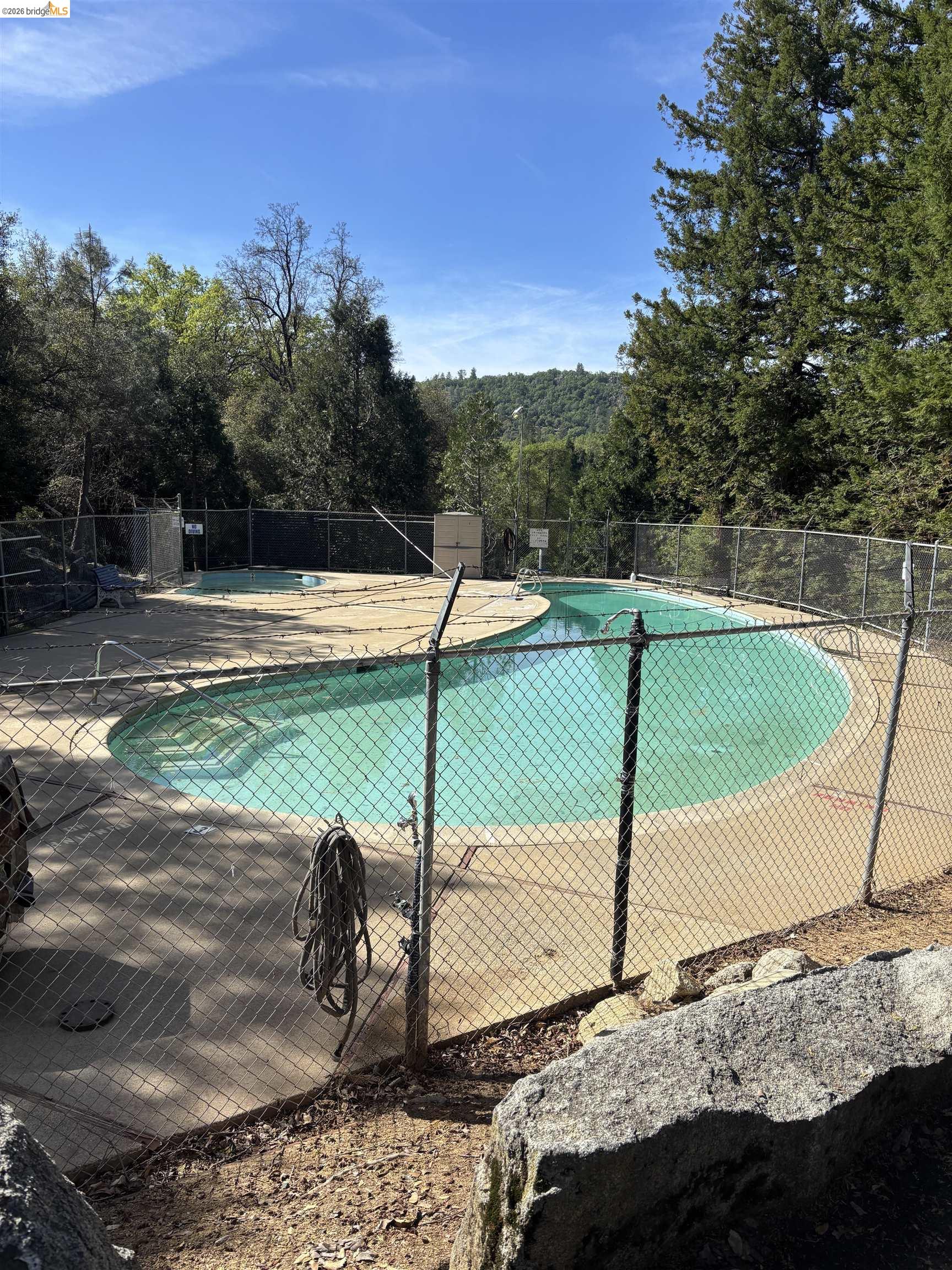 21955 Fallview Drive Sonora, CA 95370 - Photo 32 of 32 a view of a backyard