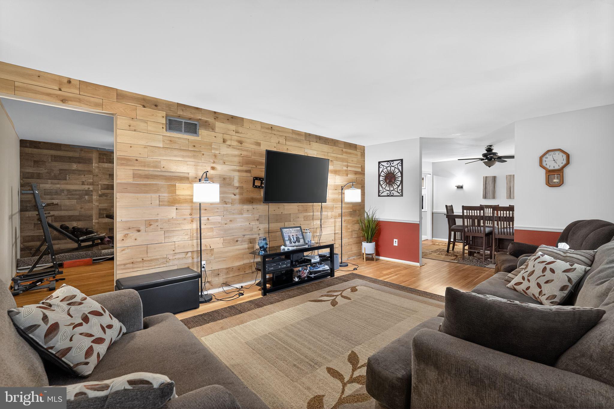 202 Conchester Road Glen Mills, PA 19342 - Photo 2 of 29 Living Room