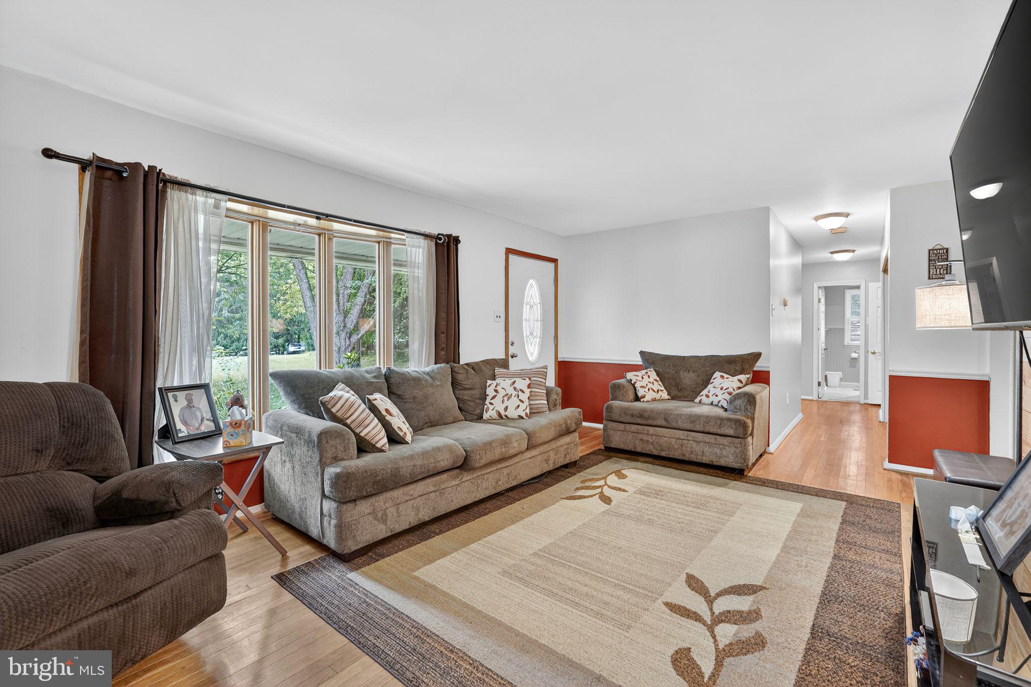 202 Conchester Road Glen Mills, PA 19342 - Photo 3 of 29 Living Room
