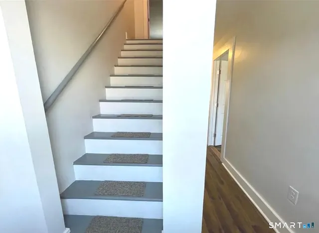 $1,750 | 30 Anthony Street, Unit B, Jewett City, CT 06351