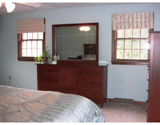 7 Cold Spring Road Westford, MA 01886 - Photo 6 of 12 Gallery Image 6